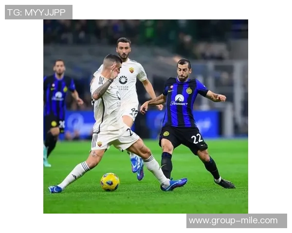 库普梅纳斯传中被扑后图拉姆紧随其后射门再遭门将拒绝