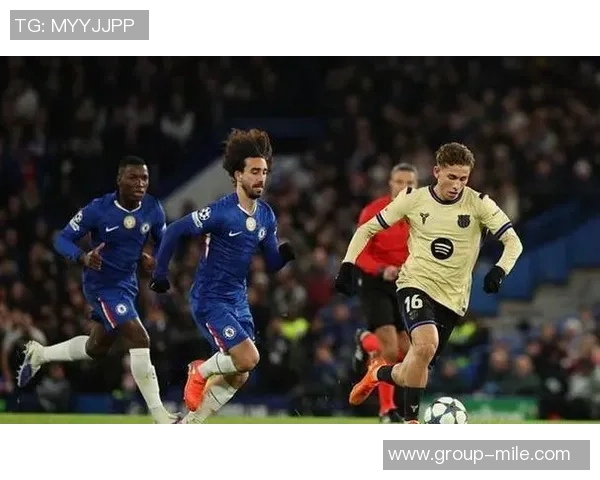 巴萨全队力挺阿劳霍尽管在对切尔西比赛中被罚下