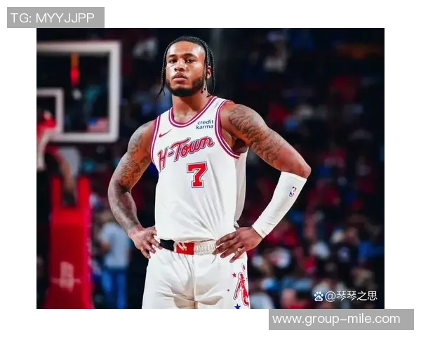 乌度卡强调年轻球员需与队友保持一致水平不会因年龄小而放宽要求 乌度卡强调年轻球员需与队友保持一致水平不会因年龄小而放宽要求