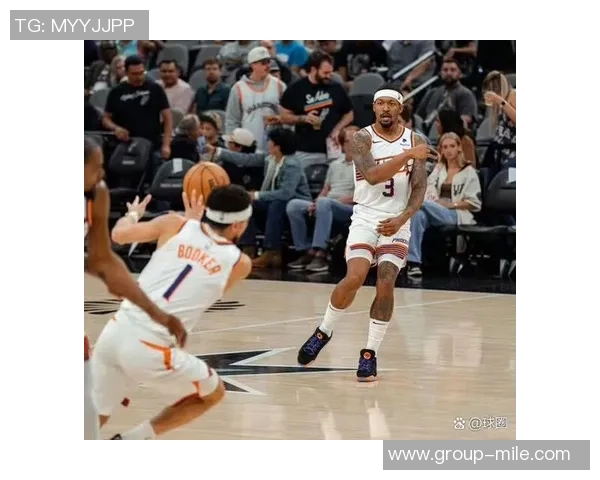 比尔首场比赛表现出色9投6中贡献12分2篮板1抢断1盖帽正负值5展现实力