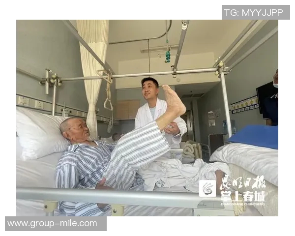 广西外援阿萨莫阿助行器辅助下成功下床行走传来好消息